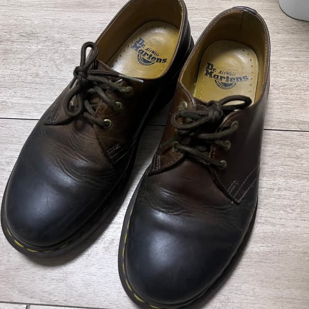 닥터마틴 1461 3홀 크레이지홀스 250