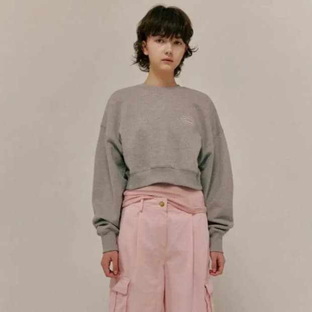 오버듀플레어 크롭 맨투맨 멜란지그레이