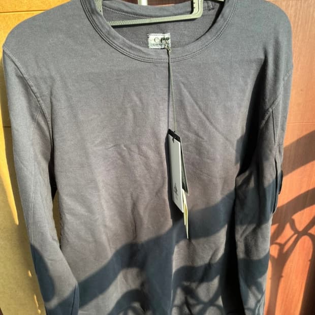 cp컴퍼니 렌즈 맨투맨 롱슬리브 새상품