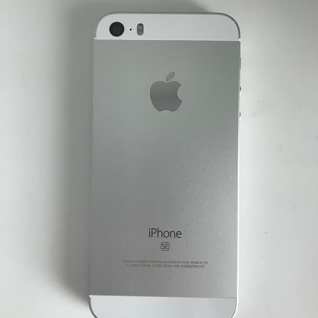 아이폰 se 실버 128 배터리 100%
