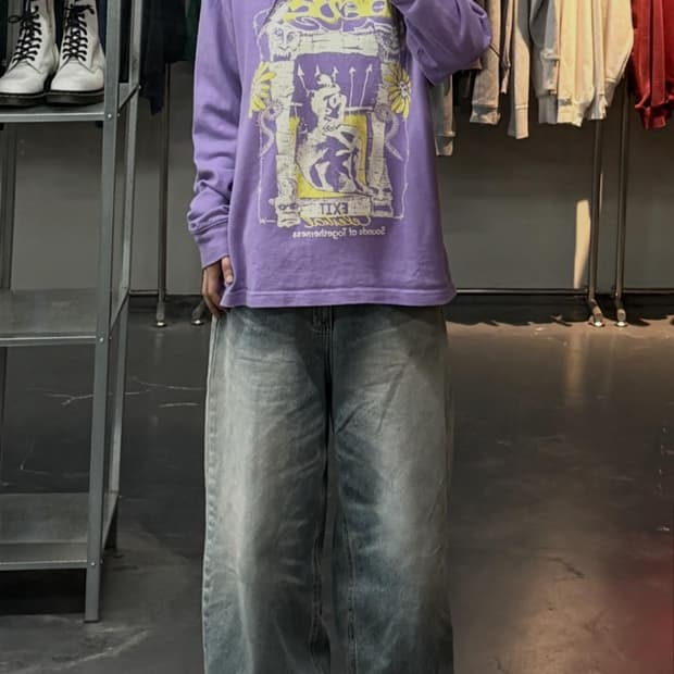 데우스엑스 마키나 그래픽 퍼플 롱 슬리브 A3771