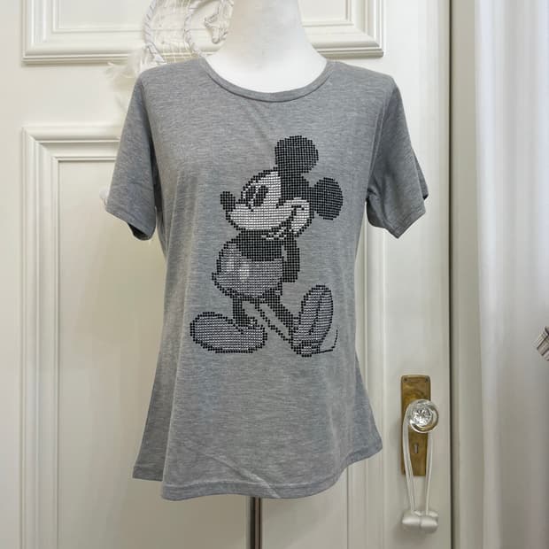 charcoal stone mickey point loose top