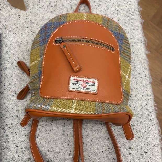 N10. 해리스트위드 가방 