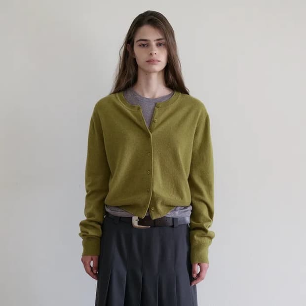 아르토 캐시미어 라운드 올리브 가디건