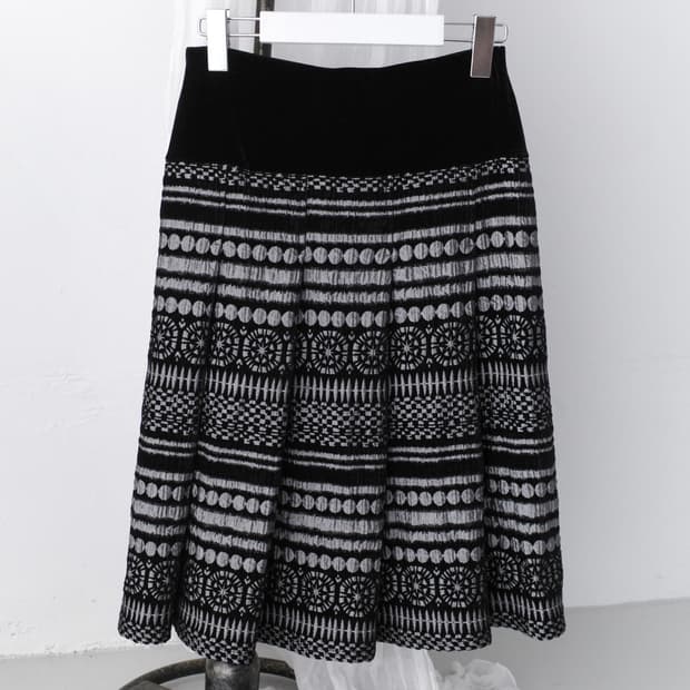nordic pleats skirt 