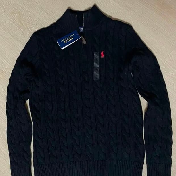 폴로 반집업 니트