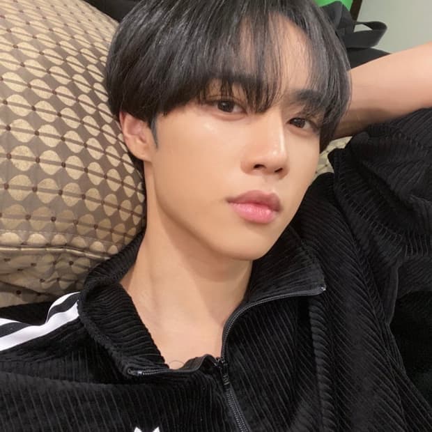 🐰아디다스 코듀로이 반집업 더 보이즈 선우, 호시님 착용 저렴🖤