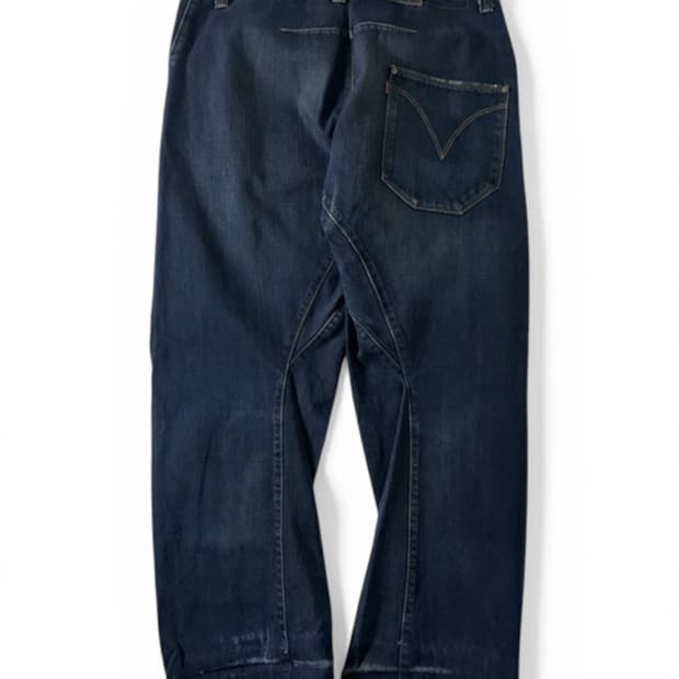 리바이스 신치백 엔지니어드진