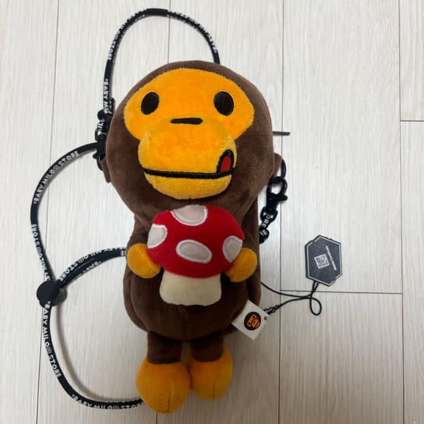 베이프 베이비 마일로 플러시 모바일 백 브라운