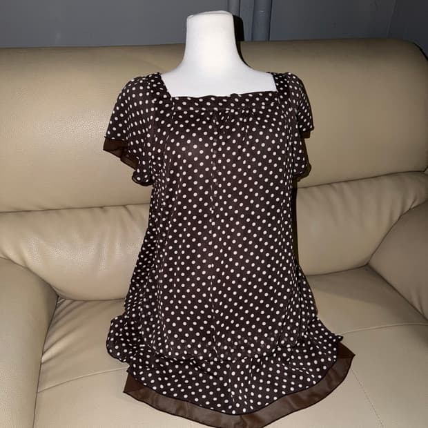 dot pattern frill layered detail top