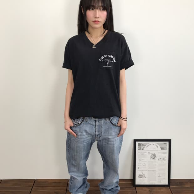 Gotcha V-Neck Surf Graphic Pocket Tee