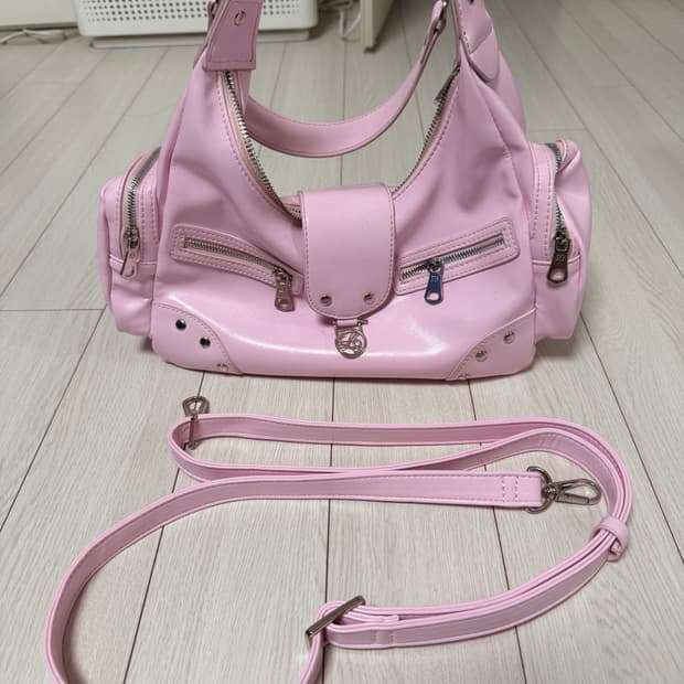 일리고 루비 스터드 숄더백 핑크