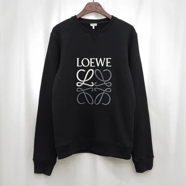 로에베 아나그램 로고 자수 맨투맨 새상품