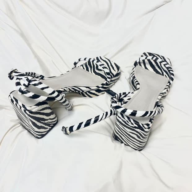 Vintage animal pattern platform 