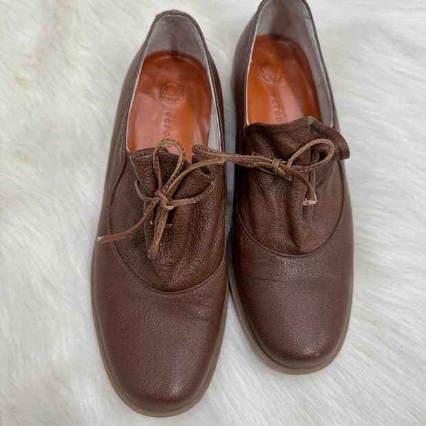 베로니카포런던 레더 로퍼