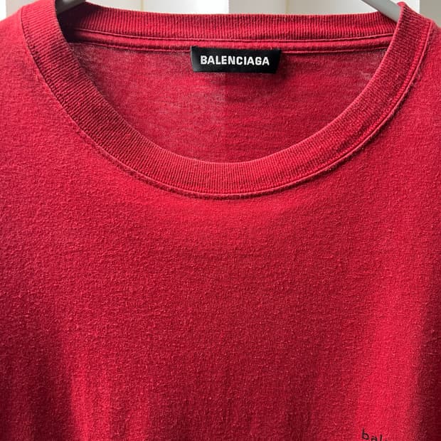 발렌시아가 레드 반팔티 M