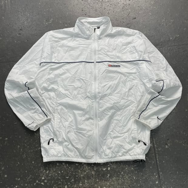 100 나이키 스톰핏 트랙클럽 러닝 바람막이