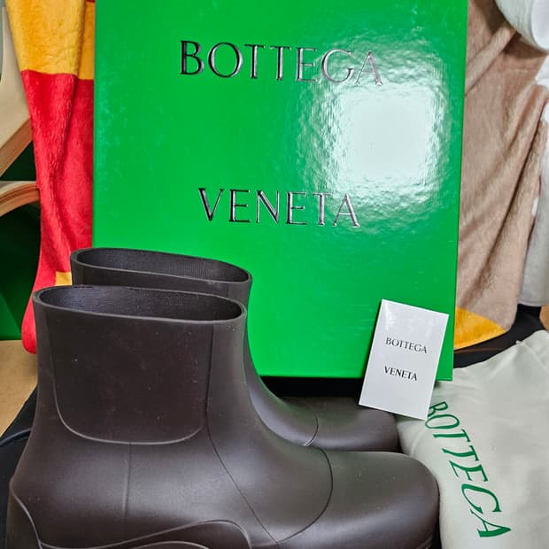 보테가베네타 퍼들부츠 브라운 (42) 정품