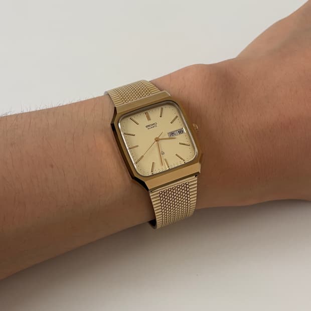 1980s Chariot Texture Gold Square Quartz