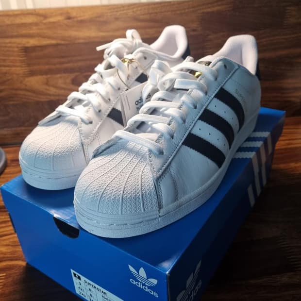 아디다스 슈퍼스타 화이트 블랙 새상품
