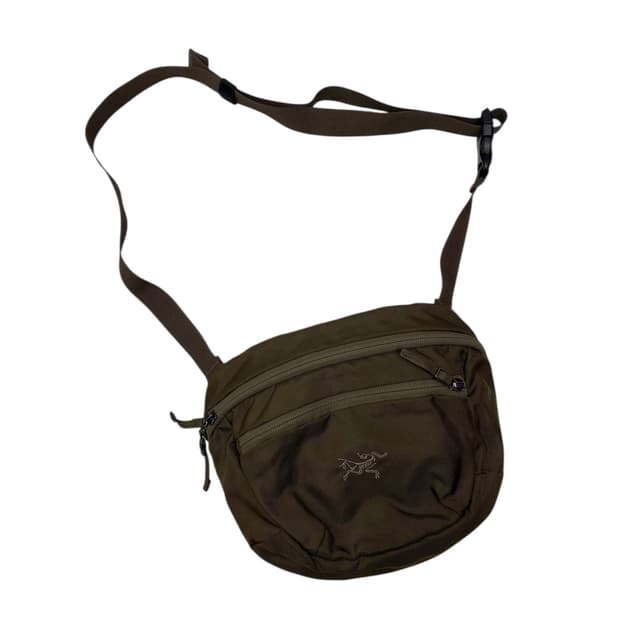 아크테릭스 맨티스 크로스백