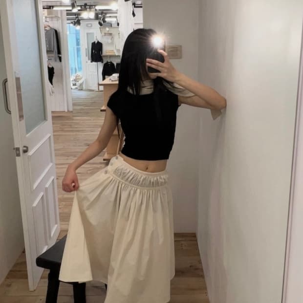 새상품 글로니 BLOOM SHIRRING LONG SKIRT