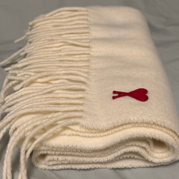 아미 스몰 하트 로고 머플러