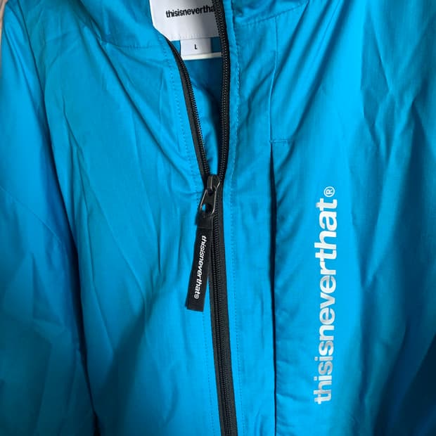디스이즈네버댓 아노락 블루