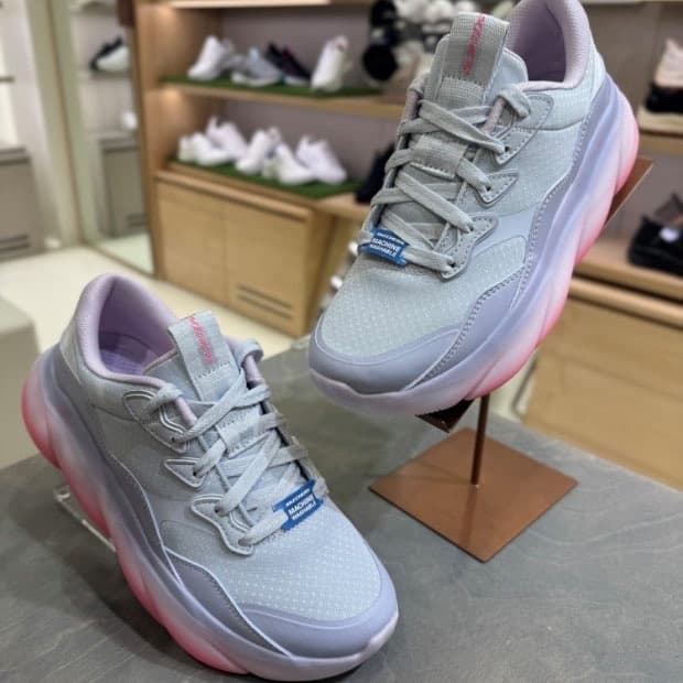 스케쳐스 여성 USA 베이퍼 스텝 250