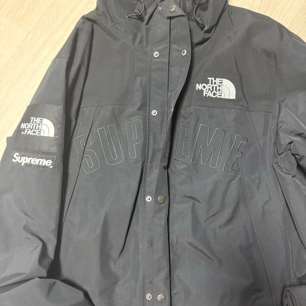 슈프림 x노스페이스 아크로고 마운틴 자켓 xl