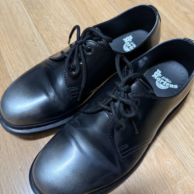 닥터마틴 1461 실버 uk8 270