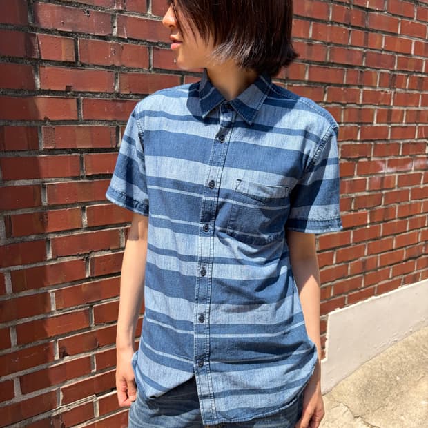 GAP 데님 스트라이프 반팔 셔츠