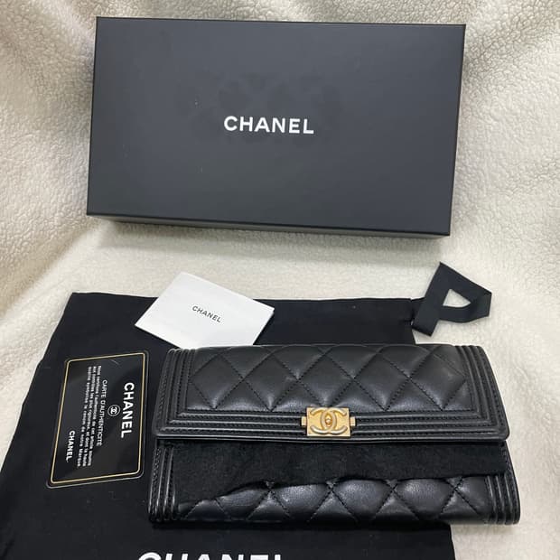 샤넬 보이 램스킨 클래식 장지갑