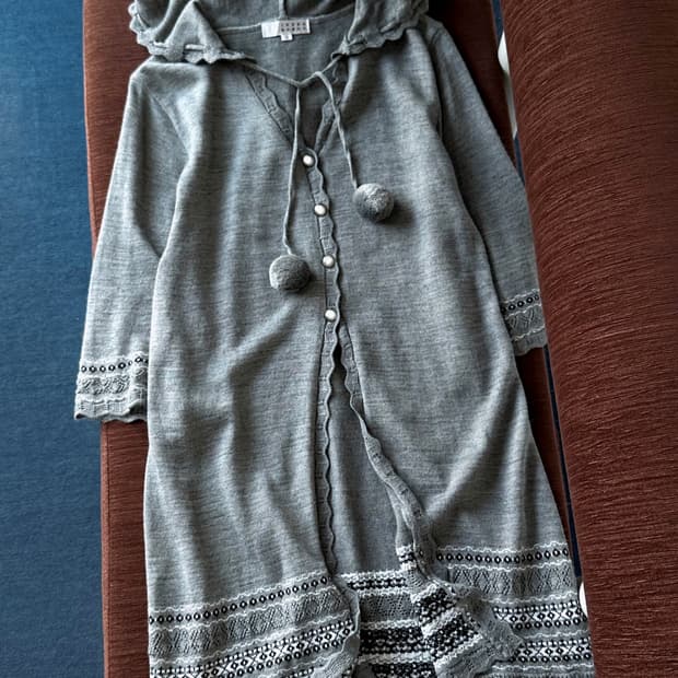 Design high gauge hooded long knit top