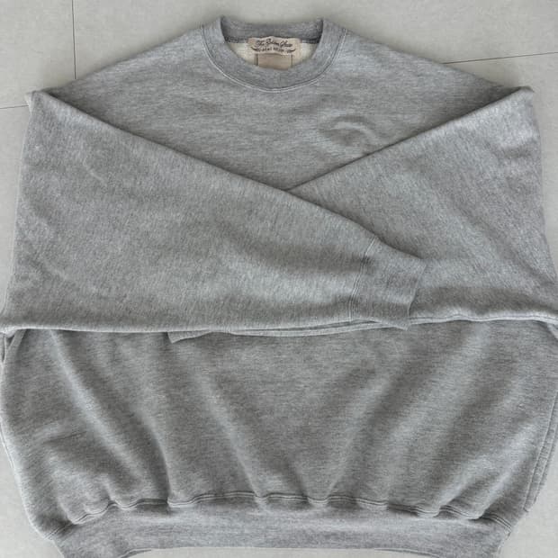 레미릴리프 맨투맨 L 사이즈  상태 9.9/10  사진찍고 절대안입습니다