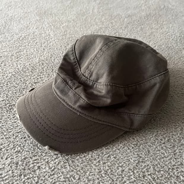 Y2k grunge cap