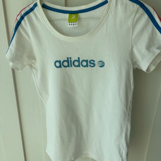 네오 라벨 아디다스 반팔티 일본 빈티지 neo label adidas