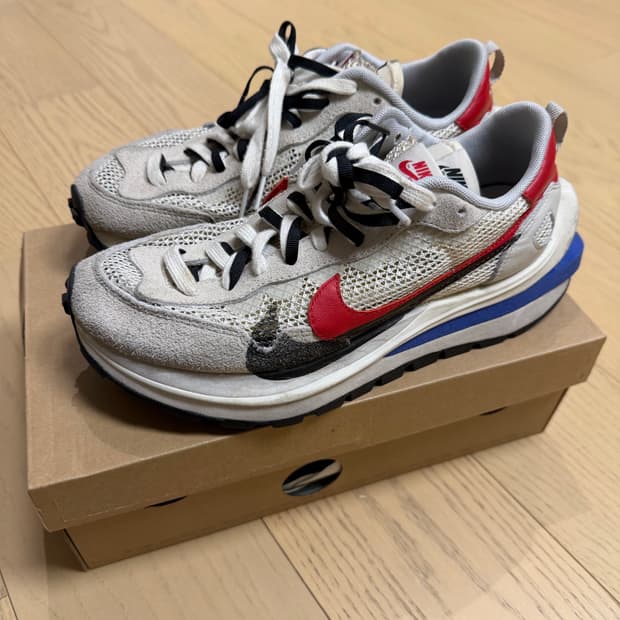 나이키 x 사카이 베이퍼와플 로얄 푸시아