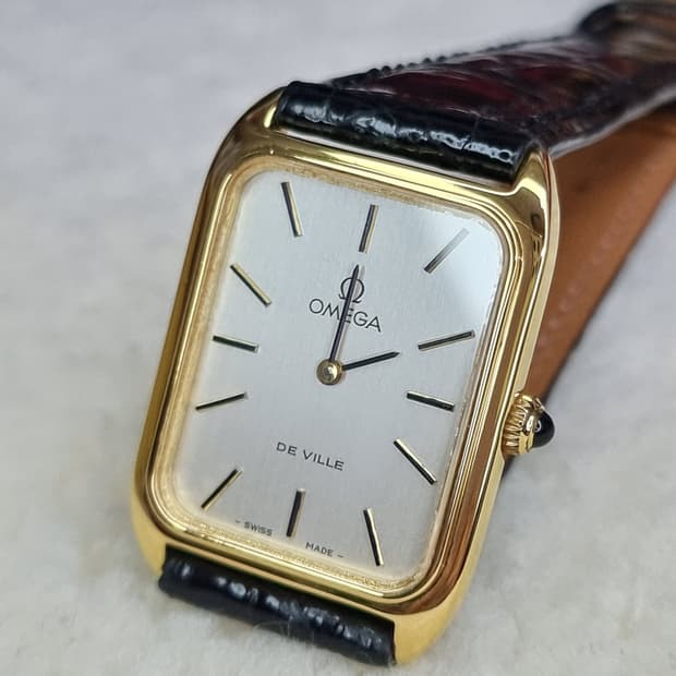 오메가 드빌 실버 다이얼 핸드와인딩 남여공용 시계