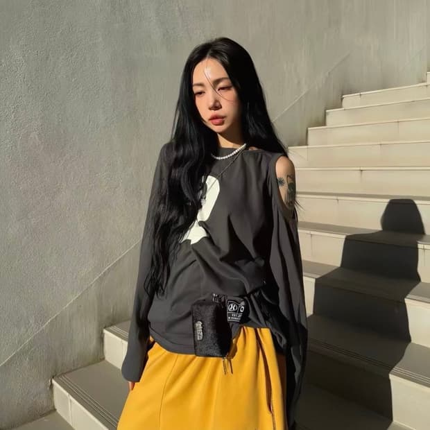 더미스테리어스호텔 원숄더 홀슬리브