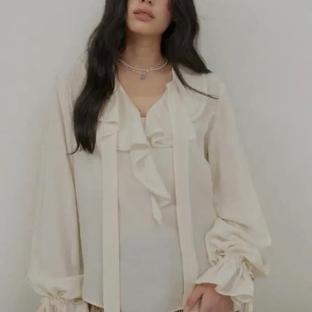 로이로이 타이 셔링 블라우스 25SS