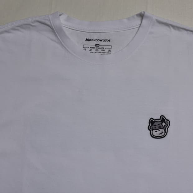 블랙카우랩스 자수 카우 마스코트 반팔 티셔츠 2XL