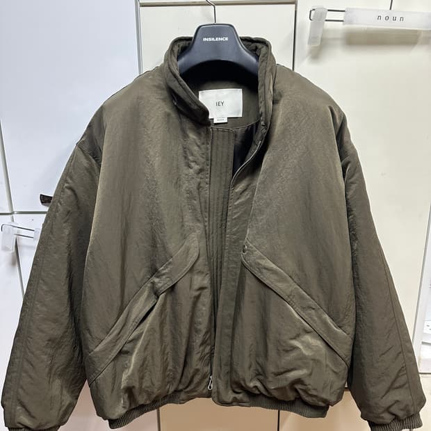 IEY 이에이 카키 점퍼