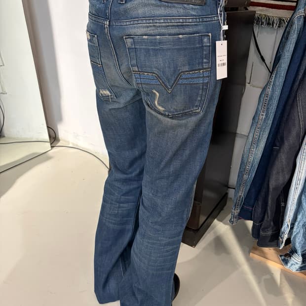 Diesel ZATHAN 부츠컷 진