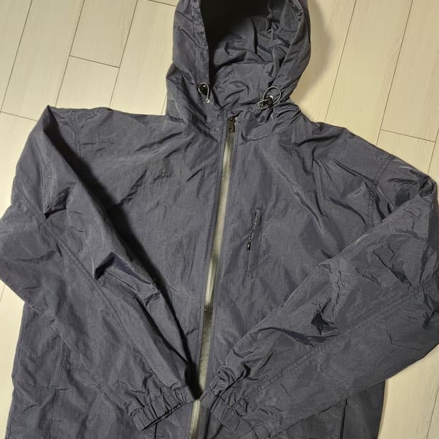 all season item 바람막이 네이비 사이즈100 L

사용감 거