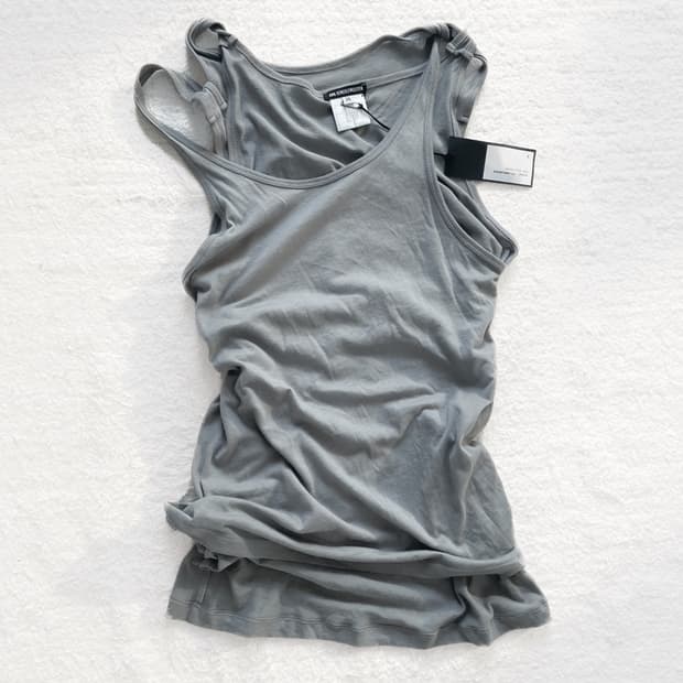 트위스트 슬리브리스 탑