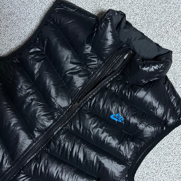 나이키 올드스쿨 700 패딩조끼 