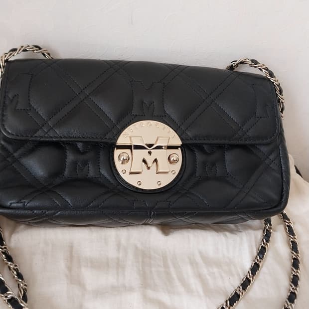 메트로시티 퀄팅 미니백.