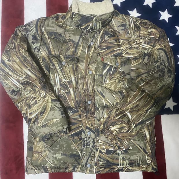 리바이스 리얼트리 카모 경량패딩