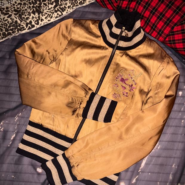 빈티지 럭셔리 자수 포인트 골드 스카쟌 자켓